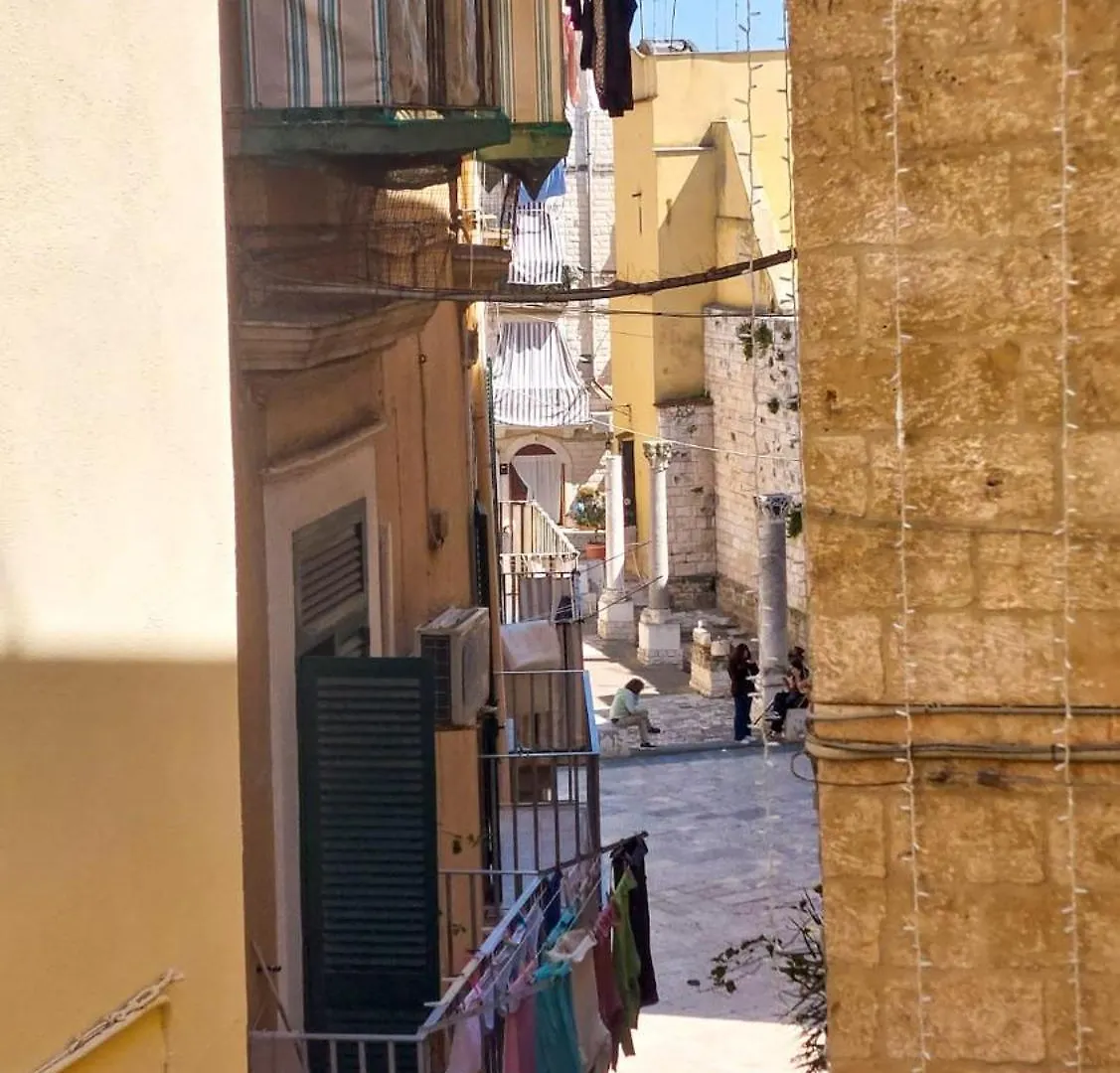 Vico Del Consiglio Daire Bari 0*,  İtalya